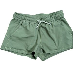 Lululemon ivivva green shorts size 10